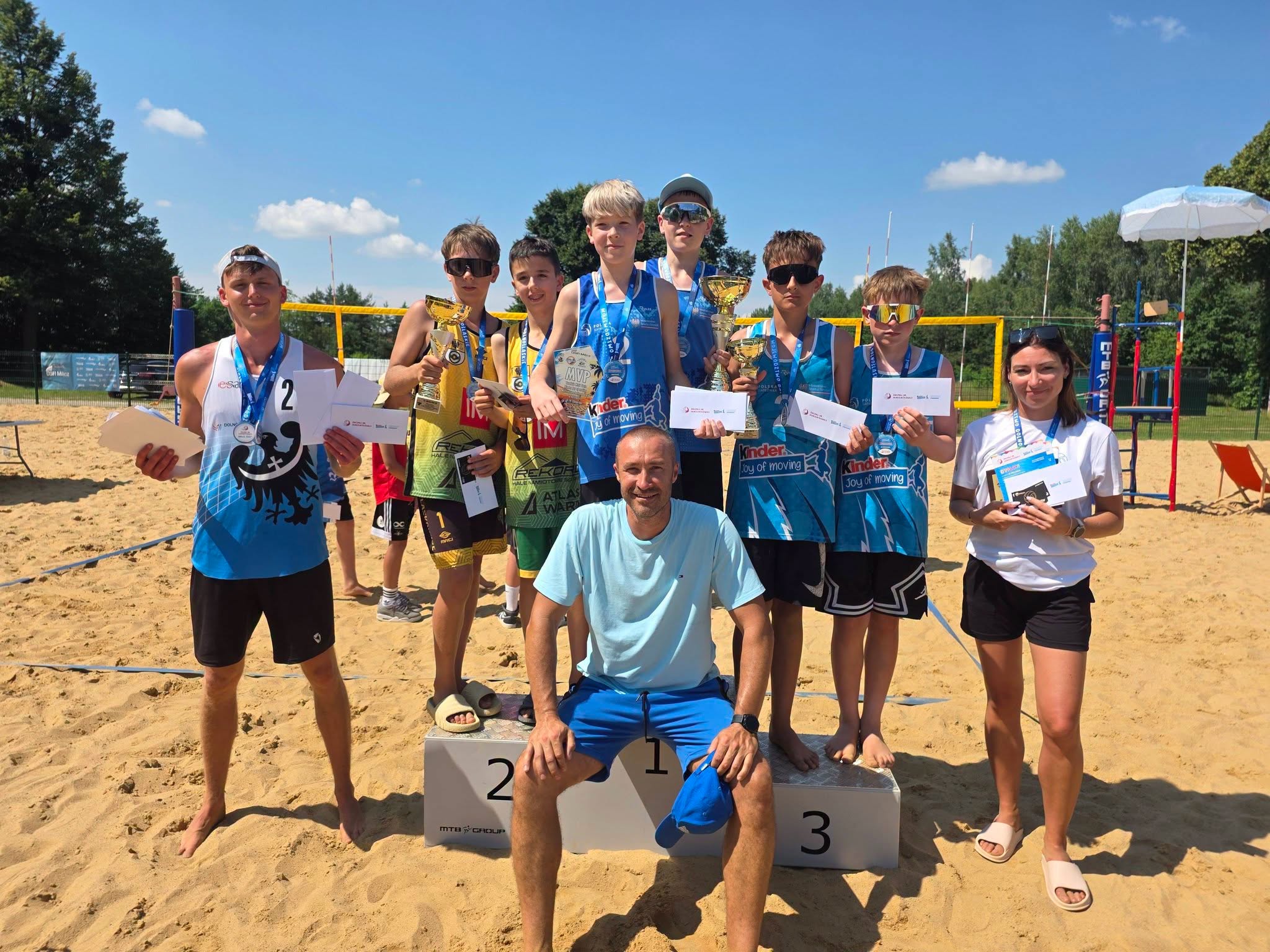 AWANS „DWÓJKI” DO FINAŁÓW MISTRZOSTW POLSKI W SIATKÓWCE PLAŻOWEJ