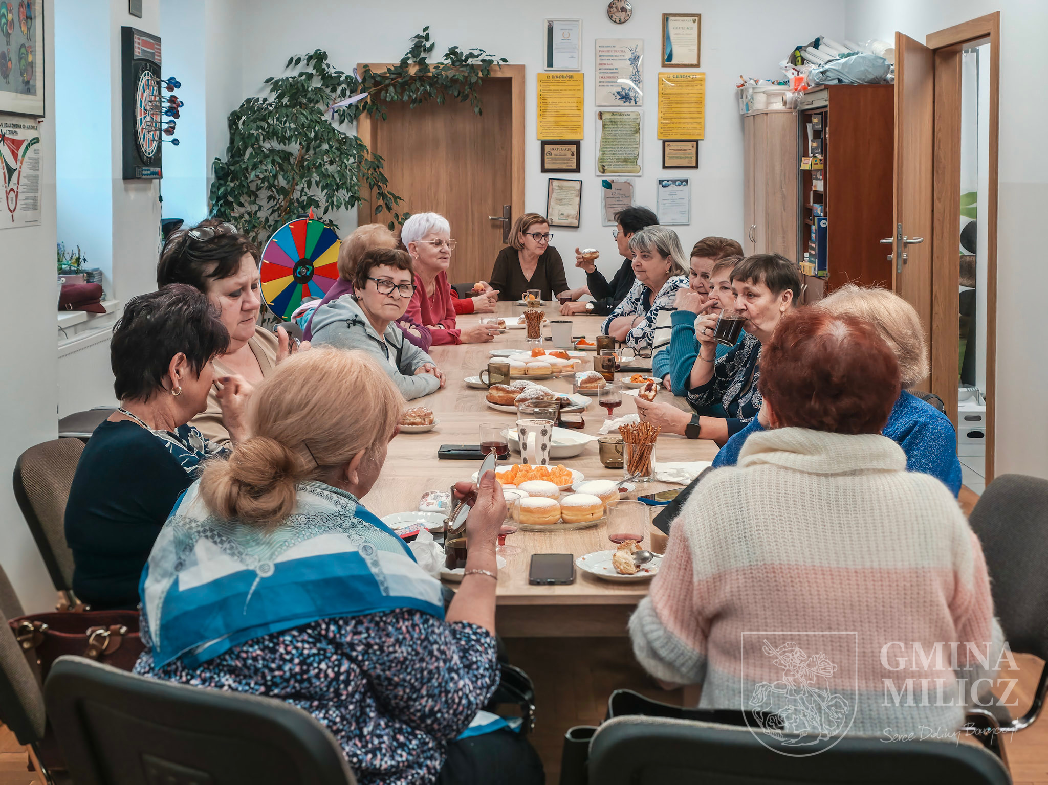 Tłusty Czwartek w Gminnym Klubie Seniora – święto radości i wspólnoty